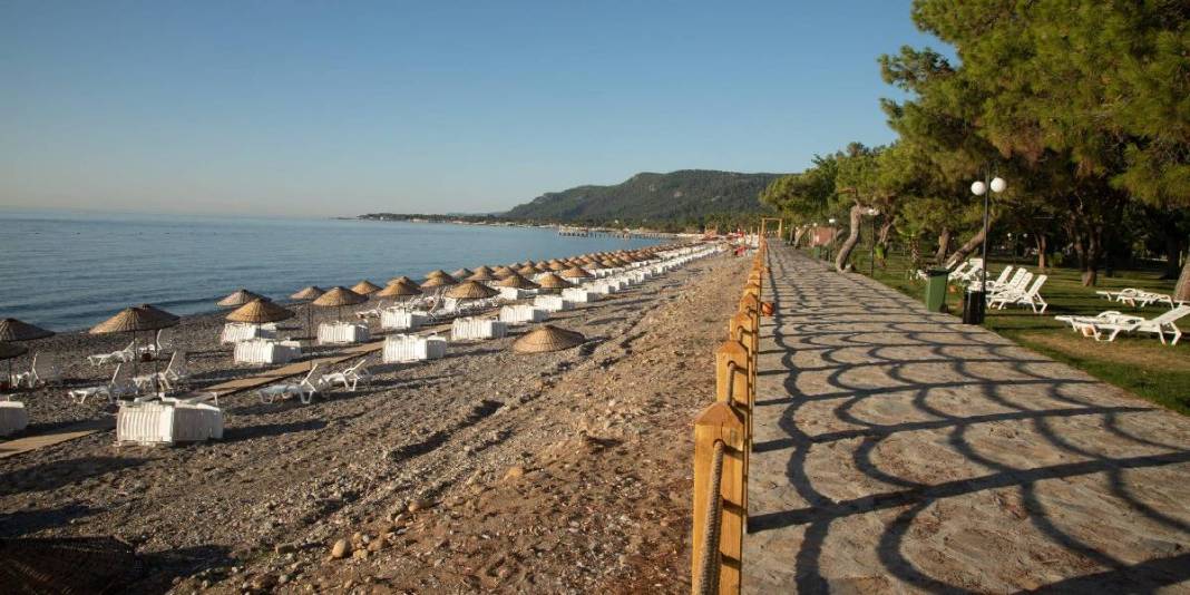 Orman ve sahil burada bütünleşiyor! Yaz bitti diye düşünenleri ters köşe eden adres: Burada tatil hala mümkün 7